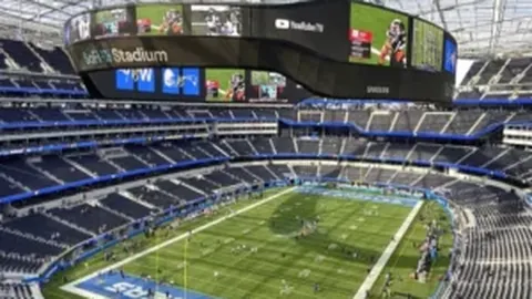 姆巴佩伤退，阿什拉夫处子球助巴黎6-0横扫马赛！