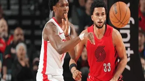 “成都奥运金牌得主亲历特别体育课，揭秘中国花样游泳奋斗故事”