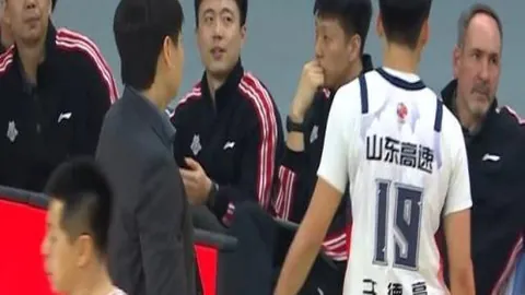 麦穗丰防守策略揭秘：曾凡博为北京队提供宝贵经验